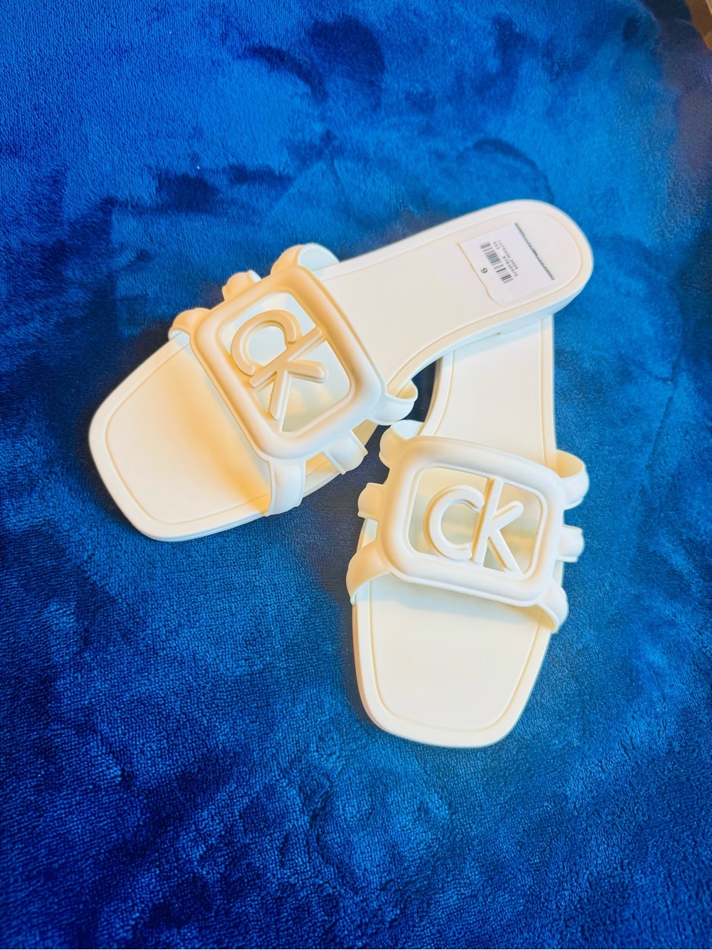 Calvin Klein Yoana womens Flat Sandal WHITE Ivory JELLY SHOES SIZE 9 NWT